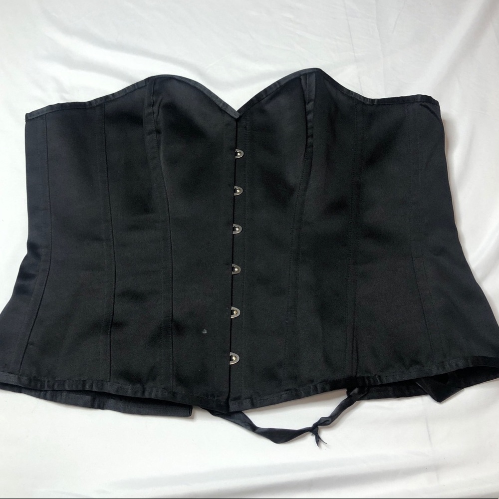 CorsetStory Plus size overbust black corset UK 18